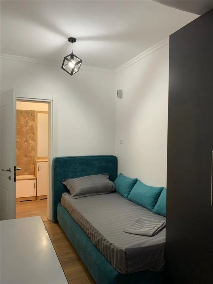 Tirane, jap me qera apartament 3+1 Kati 3, 81 m² 700 € (Ne rrugen Dervish Hekali, afer Bocca Caffe)