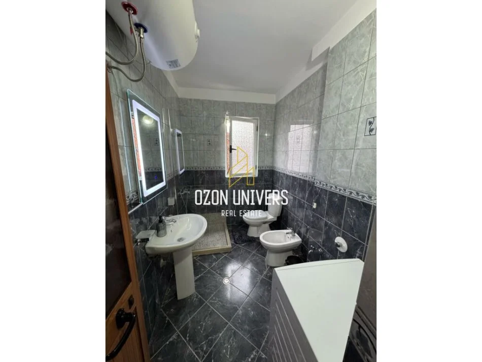 Tirane, jepet me qera apartament 1+1+Ballkon Kati 5, 60 m² 650 € (Myslym Shyr)