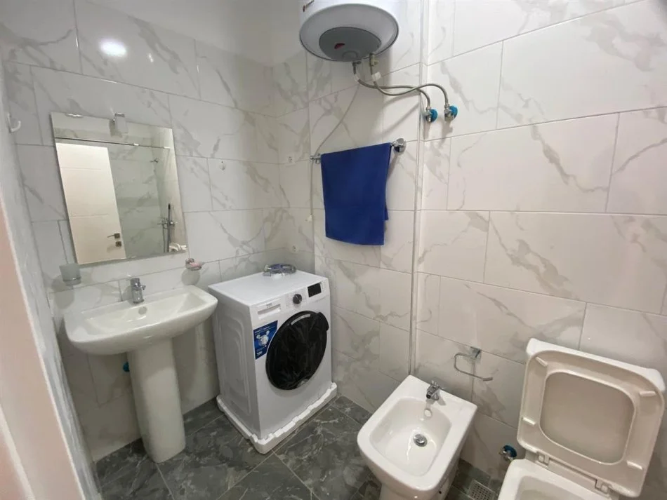 Tirane, jap me qera apartament 2+1+Ballkon Kati 3, 100 m² 600 € (Rruga e Dibres, mbi QSUT)