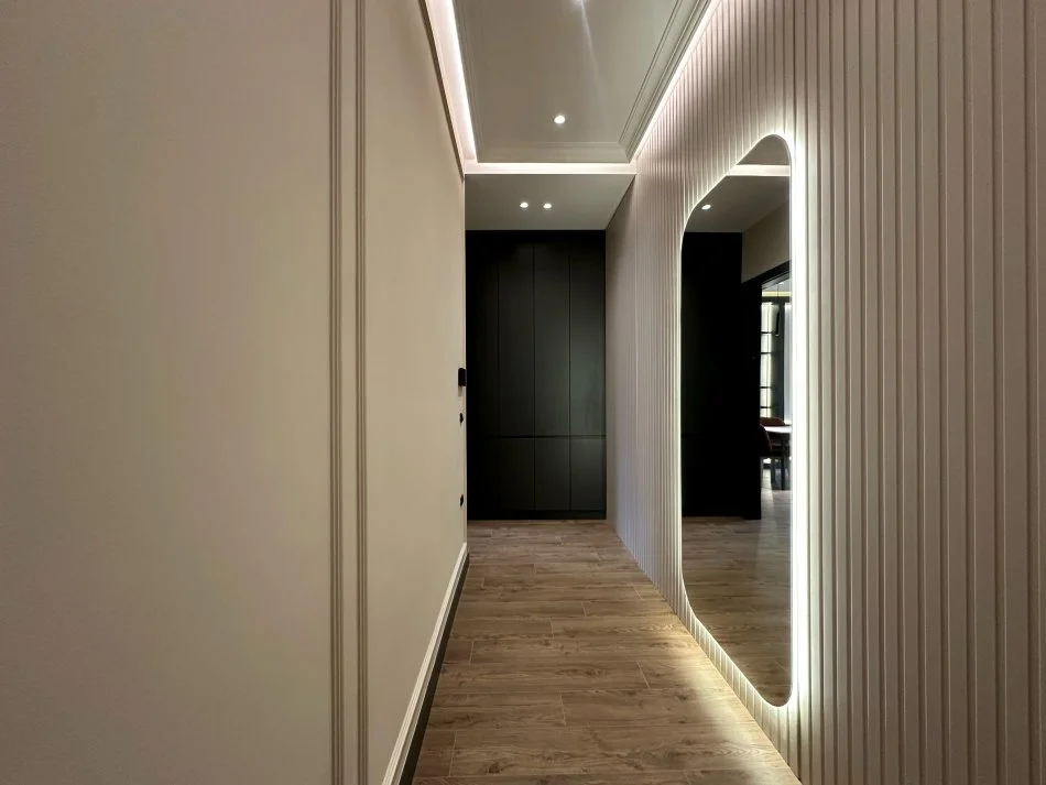 Tirane, jepet me qera apartament 1+1+Ballkon Kati 4, 78 m² 900 € (Kompleksi Delijorgji, Rruga e Kavajës)