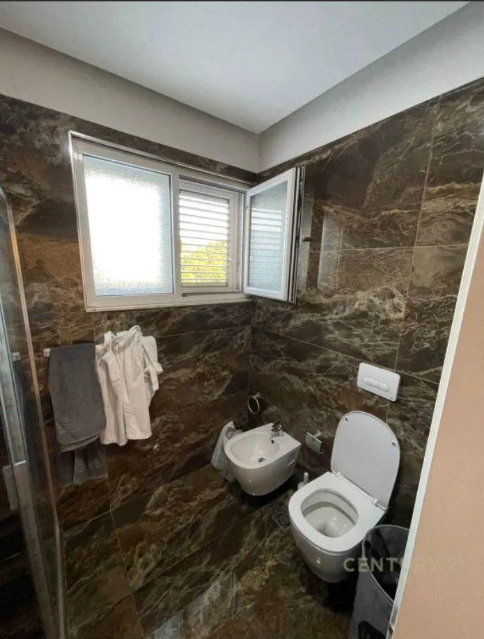 Tirane, shitet apartament 1+1+Ballkon Kati 4, 72 m² 142.000 € (Kopshti Zoologjik, Kompleksi Mateo)