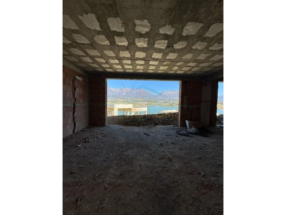 Tirane, shitet Vile , 450.000 € (RRUGA PANORAMA E LIQENIT)