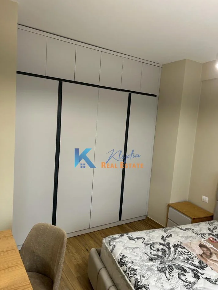 Tirane, jap me qera apartament 1+1+Ballkon , 70 m² 500 € (Kinostudio)