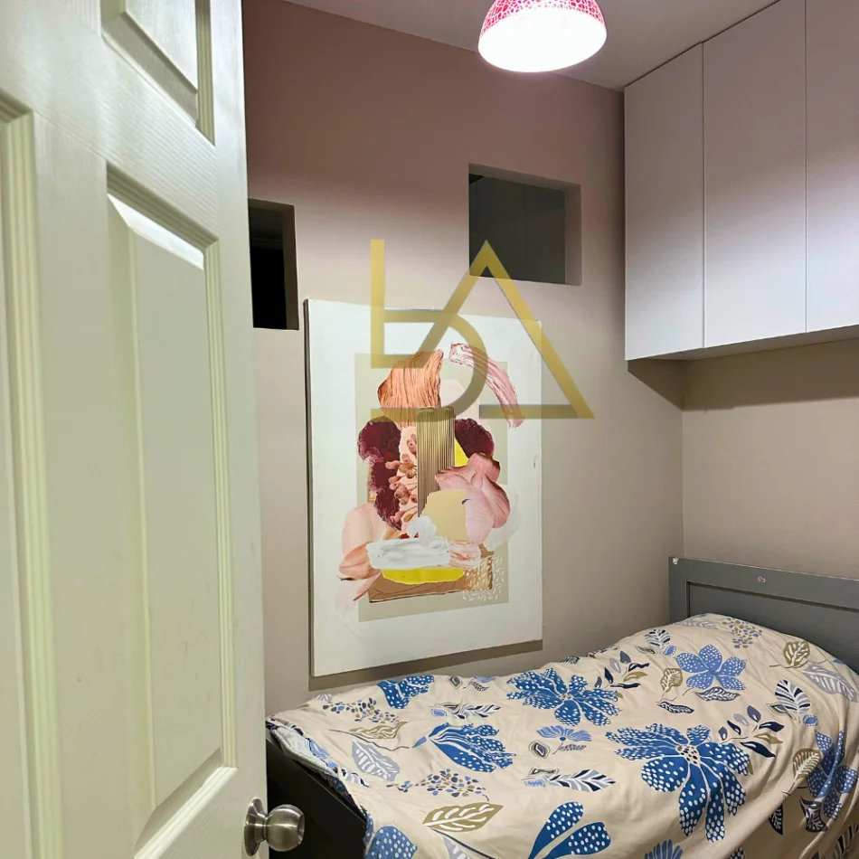 Tirane, shitet apartament 3+1+Ballkon Kati 3, 