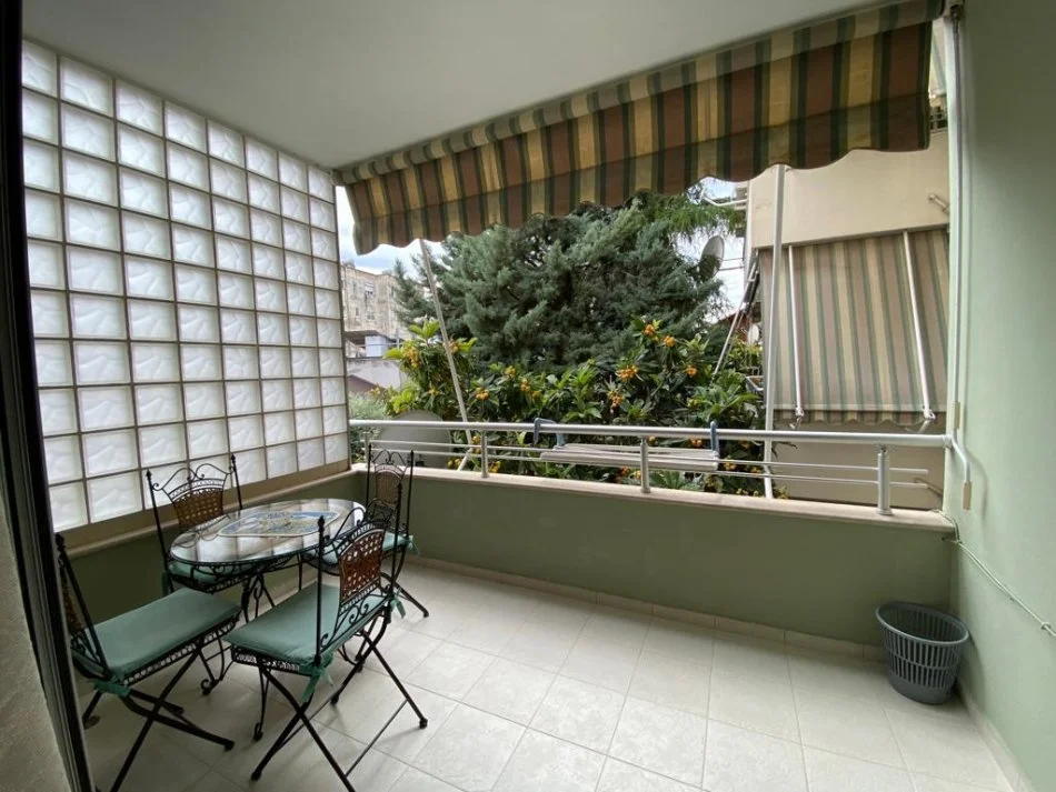 Tirane, jap me qera apartament 2+1+Ballkon Kati 2, 90 m² 650 € (Rruga Fortuzi)