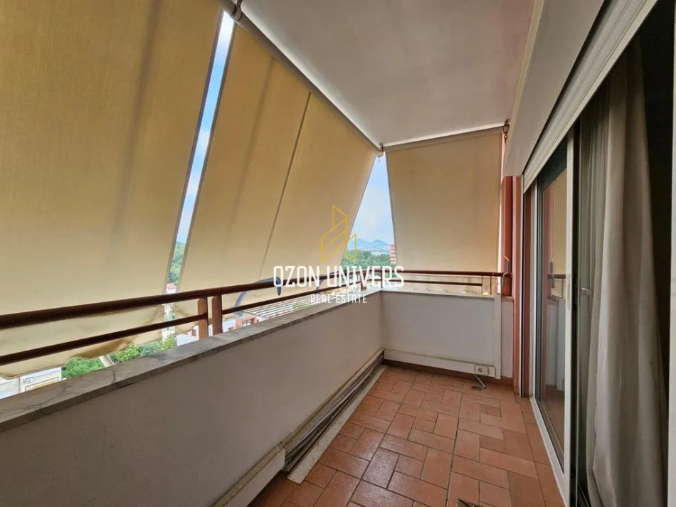 Tirane, shitet apartament 2+1+Ballkon Kati 10, 119 m² 320.000 € (Rruga Sami Frasheri,Liqeni i Tiranes)