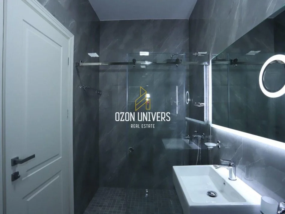 Tirane, jepet me qera apartament 2+1+Ballkon Kati 1, 129 m² 1.400 € (Rezidencë në TEG)