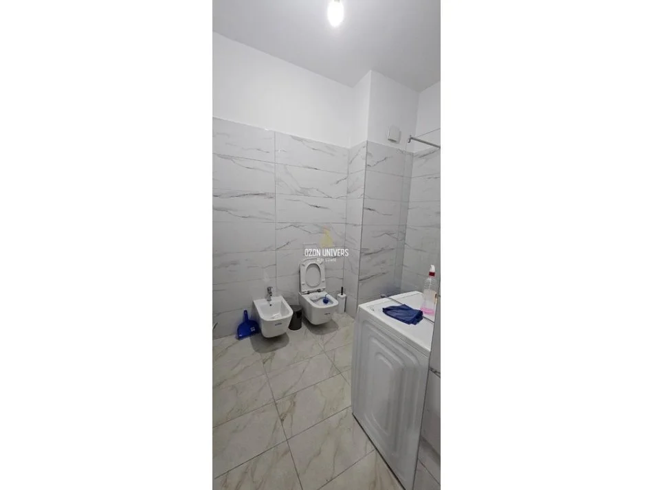 Tirane, jepet me qera apartament 1+1 Kati 8, 70 m² 600 € (Square21, Rruga E Kavajes)