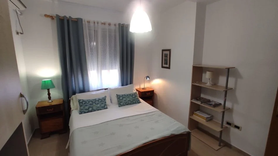 Tirane, jepet me qera apartament 2+1+Ballkon Kati 7, 100 m² 800 € (Bllok, prane Sky Tower)