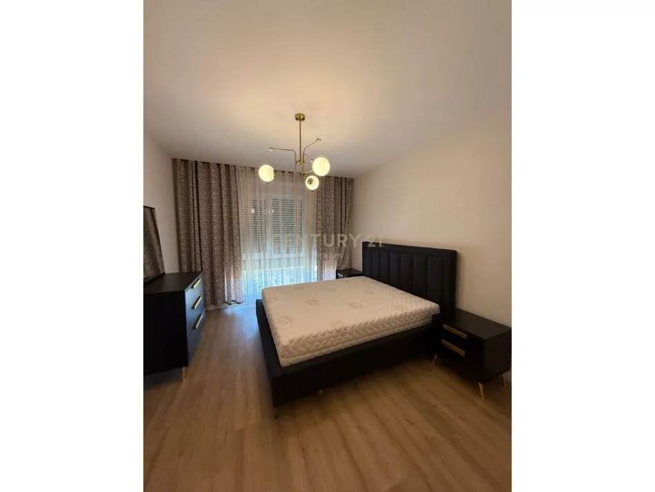 Tirane, shitet apartament 2+1 Kati 6, 111 m² 245.000 € (Xhamllik,Ish-Profarma)
