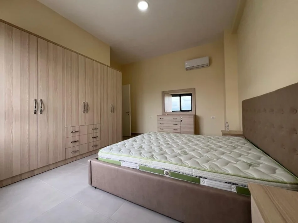 Tirane, jepet me qera 2+1+2 +Ballkon Kati 1, 90 m² 500 €