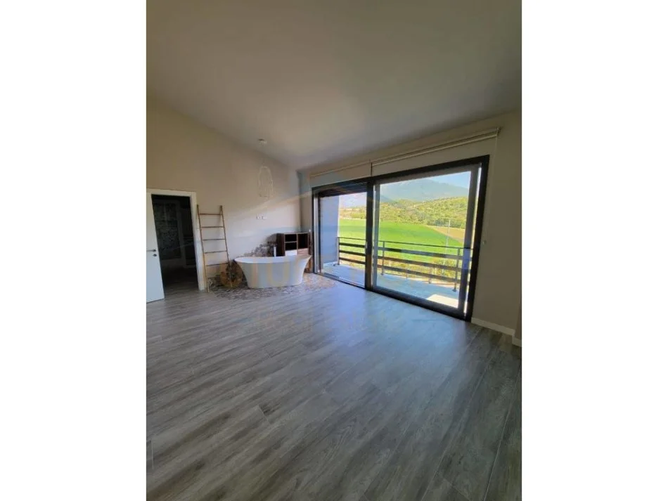 Tirane, shitet Vile 3 Katshe Kati 0, 917 m² 800.000 € (daias)