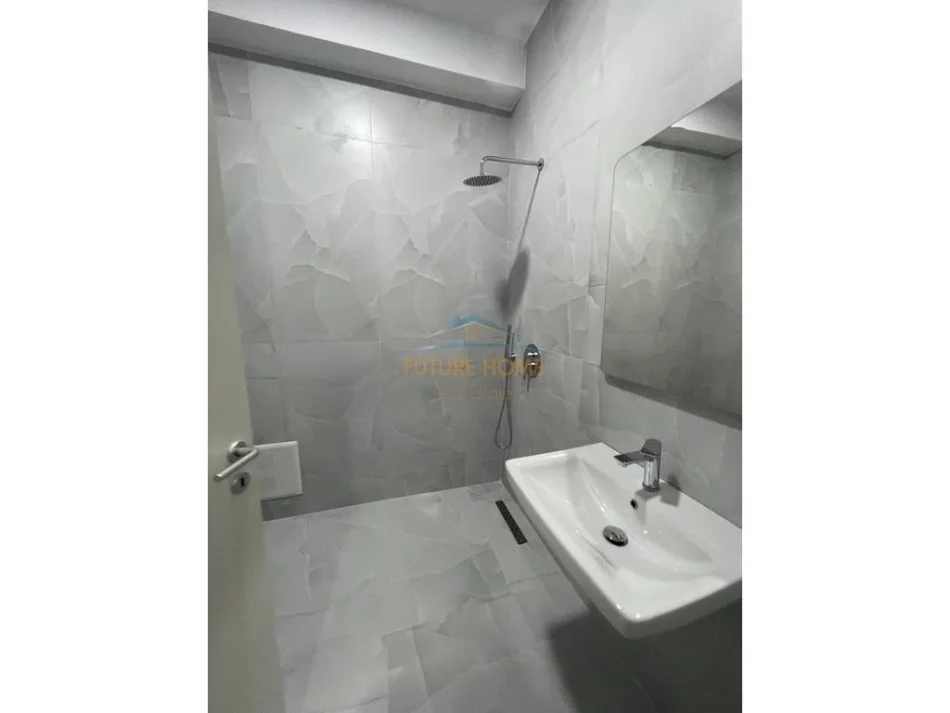 Tirane, jepet me qera apartament 2+1+Aneks+Ballkon Kati 5, 85 m² 550 € (rezidenca kaimi ali dem)