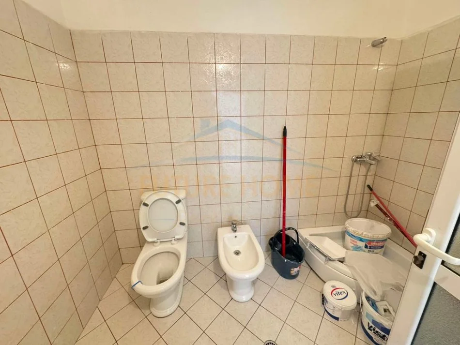 Tirane, shitet apartament 2+1+Aneks+Ballkon Kati 5, 118 m² 141.000 € (astir)