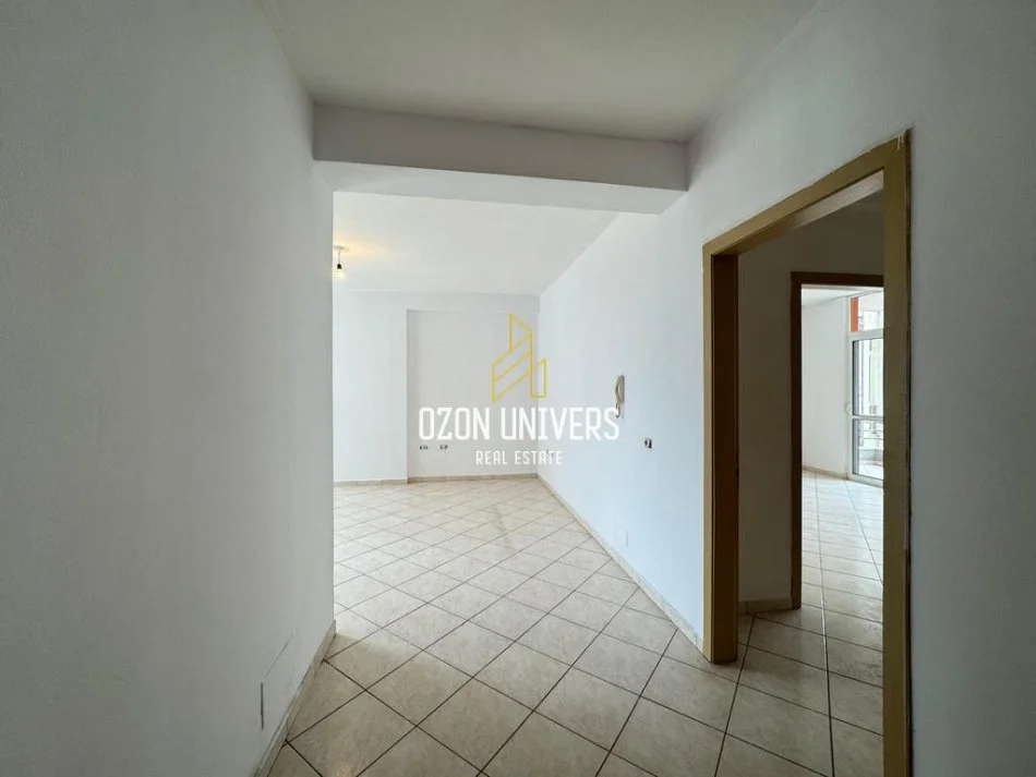 Tirane, shitet apartament 2+1+Ballkon , 117 m² 141.048 € (përballë Vilës “L”, Astir)