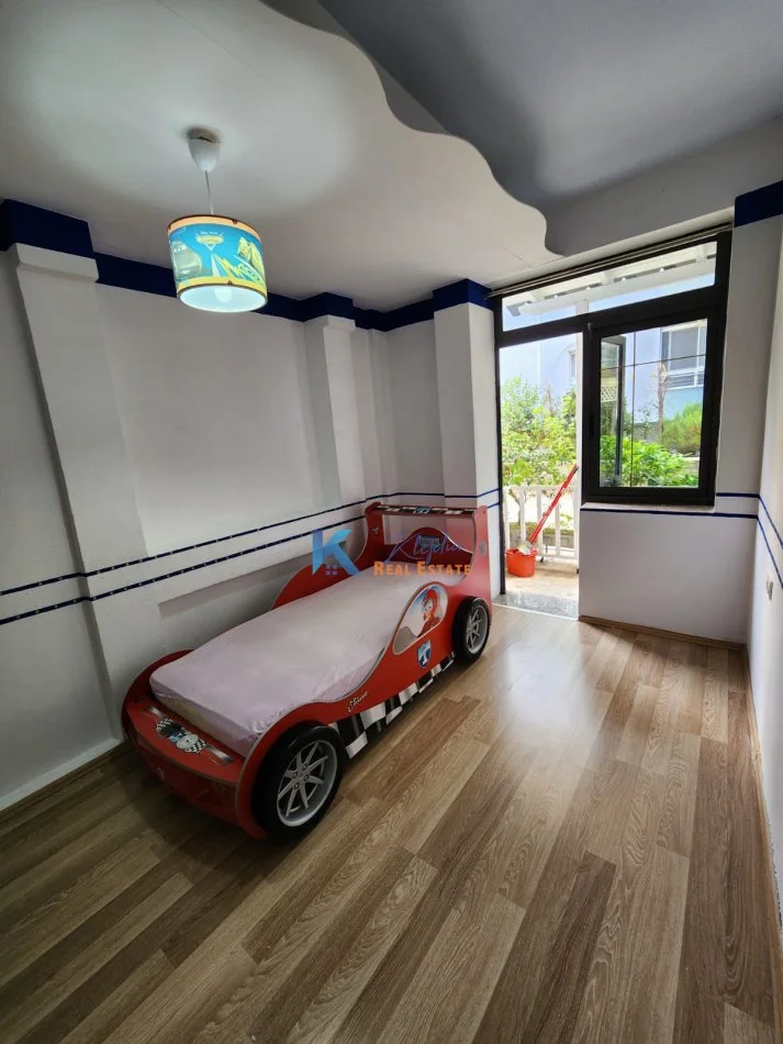 Tirane, jap me qera apartament 2+1+Ballkon Kati 1, 95 m² 550 € (Kodra e Diellit, Rruga Bill Klinton, afer Cok Market)