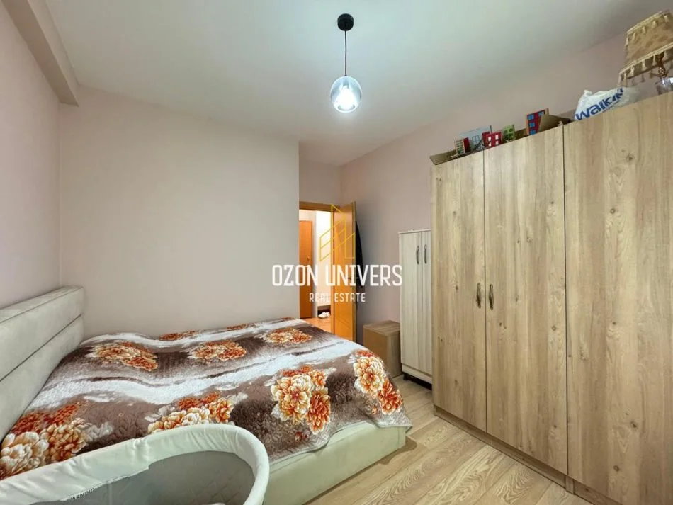 Tirane, jepet me qera apartament 2+1+Ballkon Kati 2, 85 m² 600 € (Apartament 2+1 me Qira tek Kompleksi Bora, Liqeni i Thatë !)