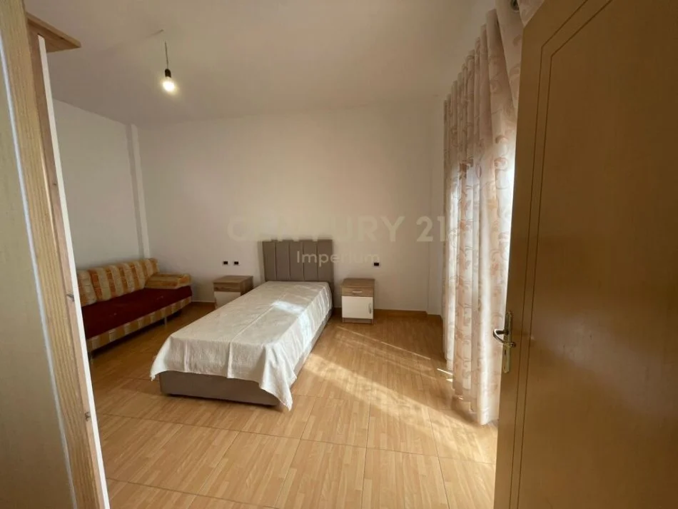 Tirane, jepet me qera apartament 2+1+Ballkon Kati 3, 104 m² 500 € (Siri Kodra)
