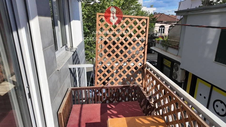 Tirane, jepet me qera ambjent biznesi Kati 1, 120 m² 650 € (Rruga Xhanfize Keko - Xhamlliku)