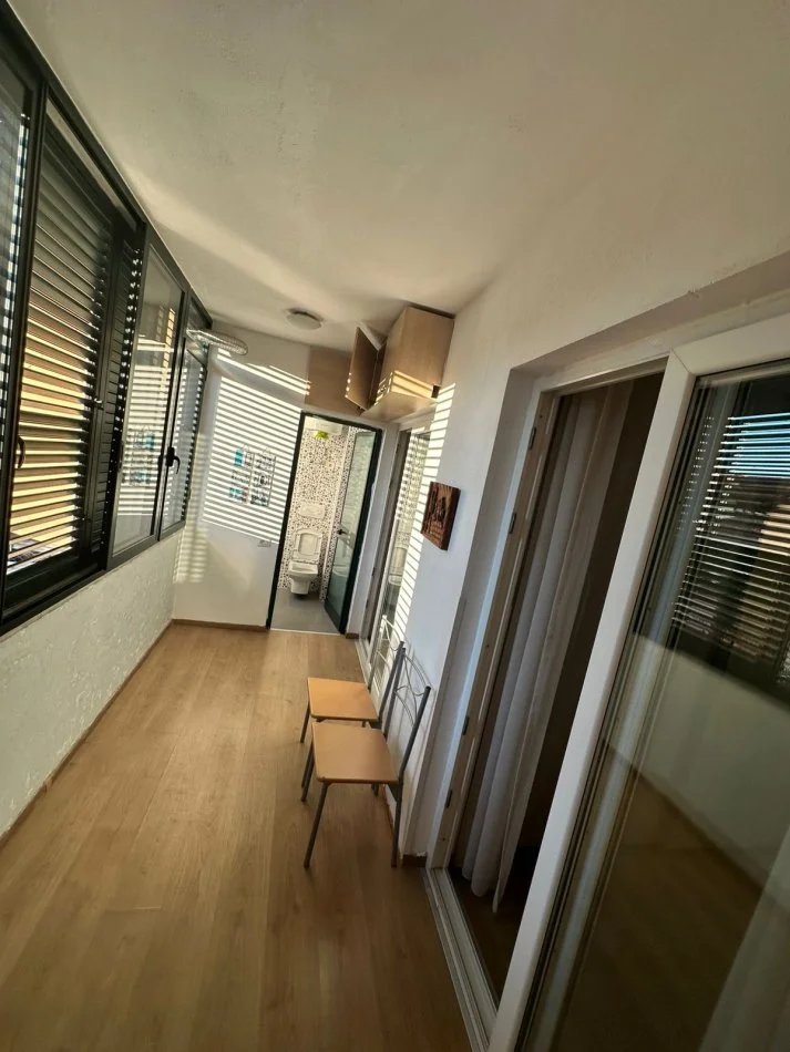 Tirane, jepet me qera apartament 2+1+Ballkon Kati 2, 120 m² 650 € (Shkolla e Baletit, Xhamia e Tabakeve)
