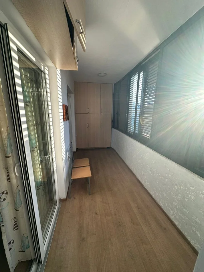 Tirane, jepet me qera apartament 2+1 Kati 1, 117 m² 650 € (Rruga e Elbasanit)