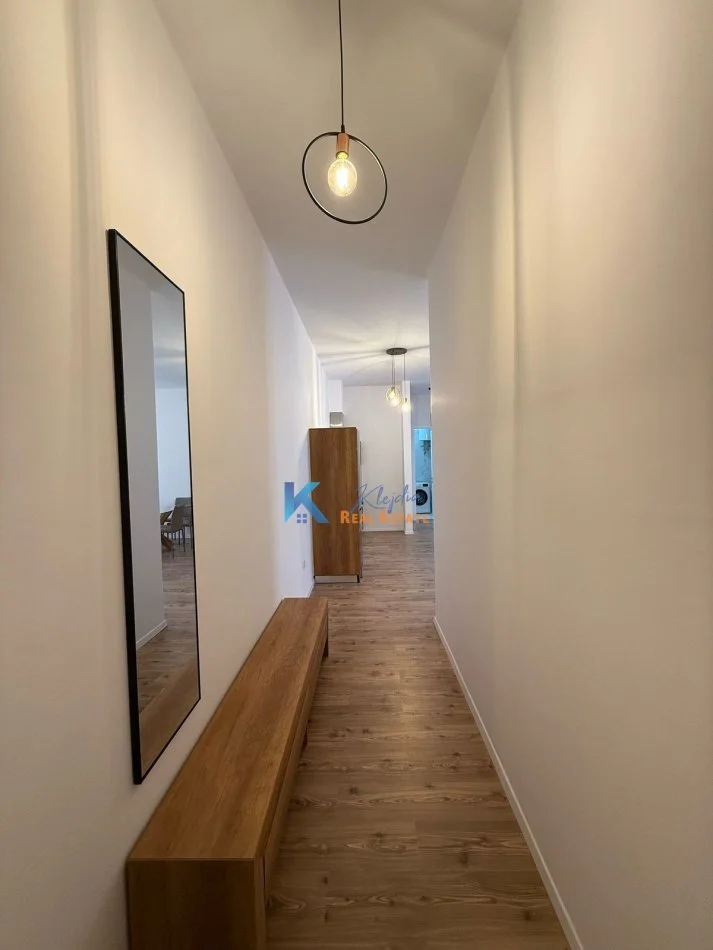 Tirane, jap me qera apartament 1+1+Ballkon Kati 3, 75 m² 800 € (Kompleksi Delijorgji)