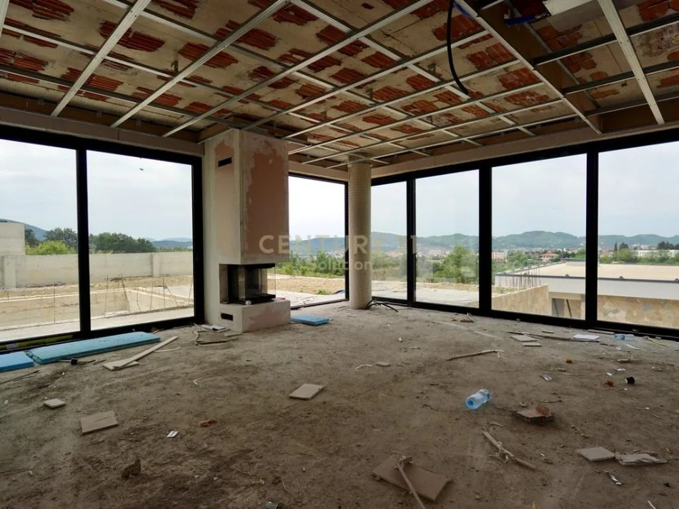 Tirane, shes Vile 5+1 Kati 1, 440 m² 850.000 € (Farke e Vogel)