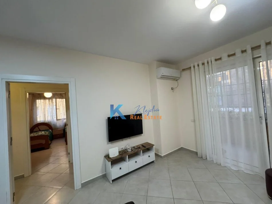 Tirane, jap me qera apartament 2+1+Ballkon Kati 3, 80 m² (Kodra e Diellit, rruga Bill Klinton)