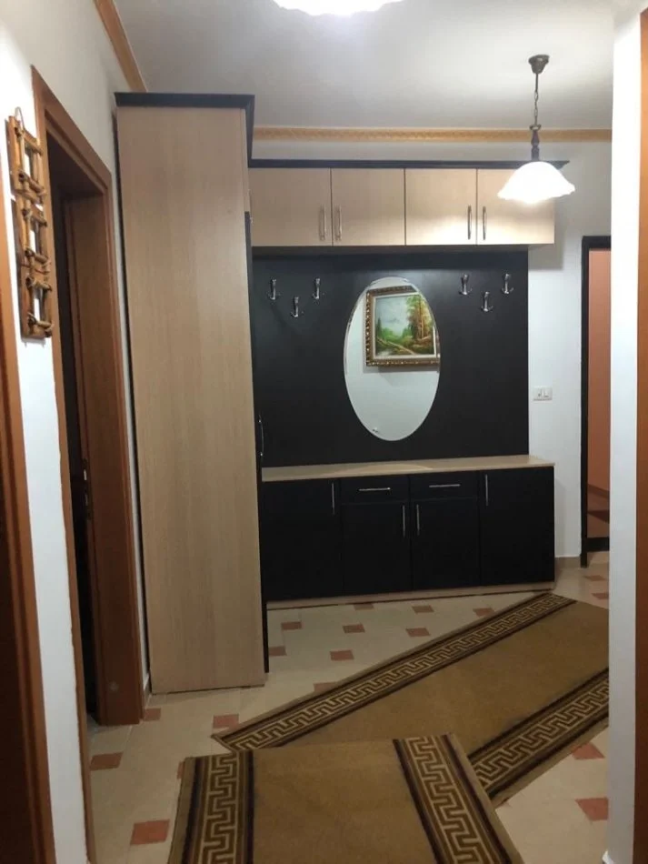 Tirane, jap me qera apartament 2+1+Ballkon Kati 3, 115 m² 660 € (Don Bosko, afer hotel Ferrari)