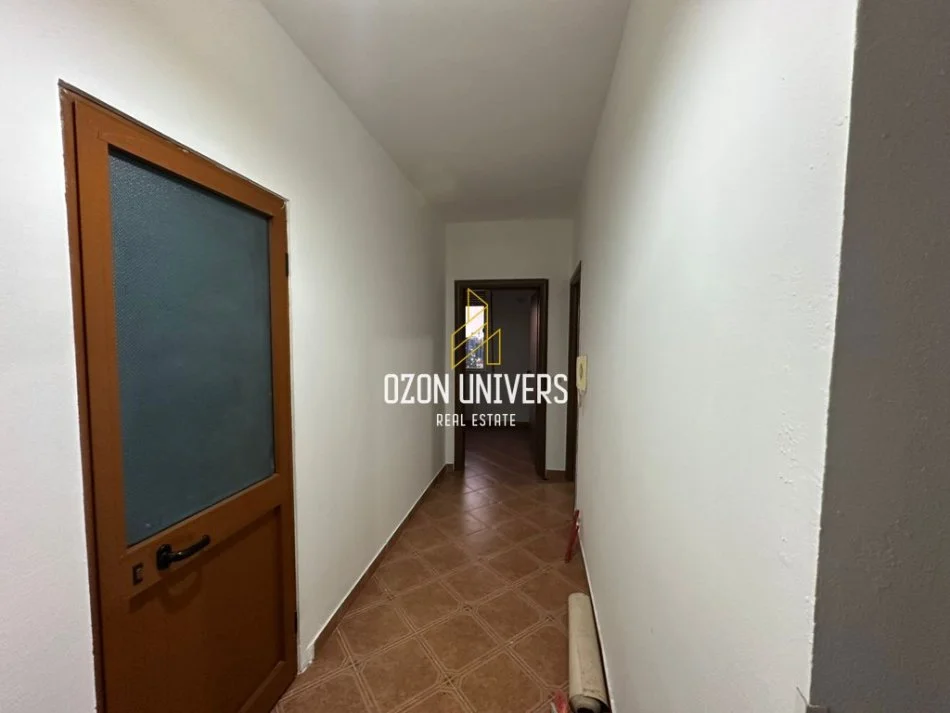 Tirane, jepet me qera apartament 2+1 Kati 10, 90 m² 650 €