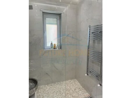 Tirane, jepet me qera apartament 1+1 Kati 8, 80 m² 1.000 € 