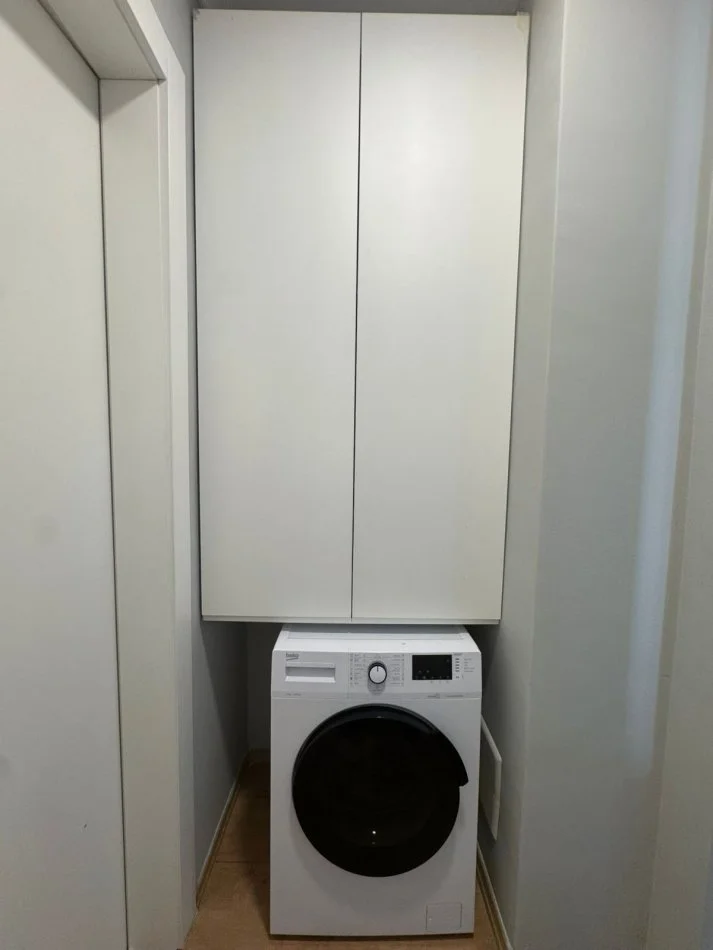 Tirane, jepet me qera apartament 2+1+Ballkon , 100 m² 1.100 € 