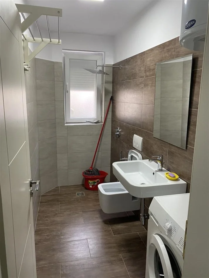 Tirane, jepet me qera apartament 2+1+Ballkon Kati 2, 80 m² 550 € (KONGRESI I MANASTIRIT)