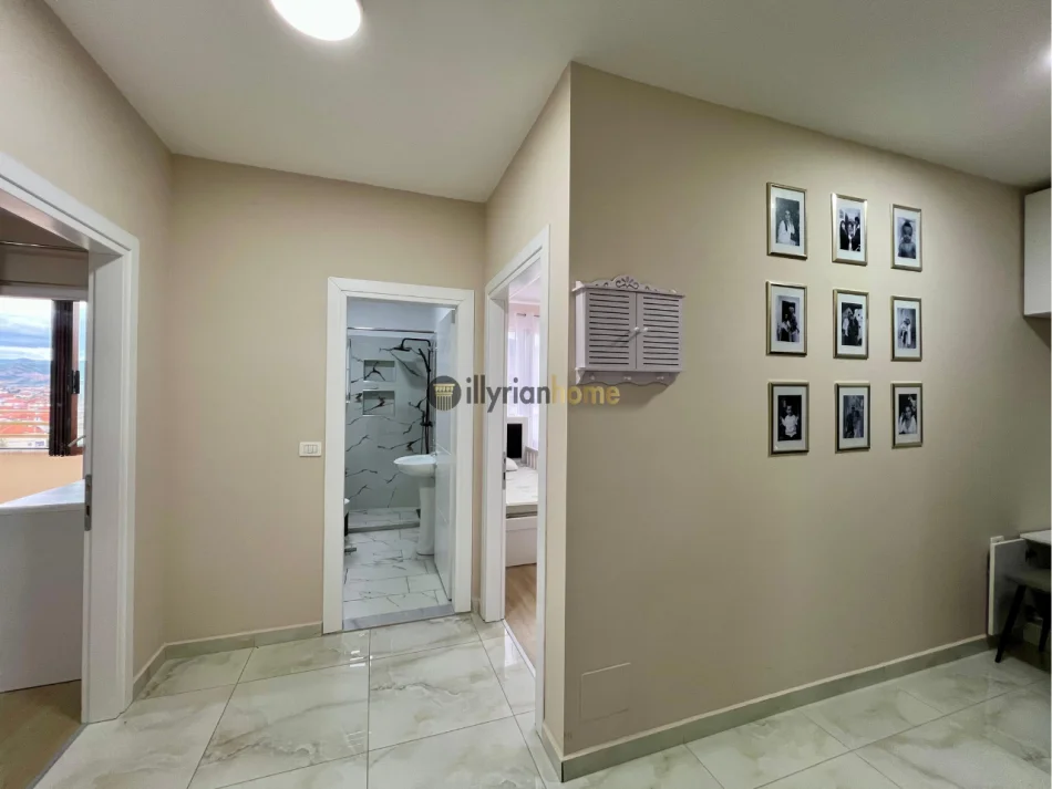 Pogradec, shitet apartament 2+1+Ballkon Kati 8, 135.000 €