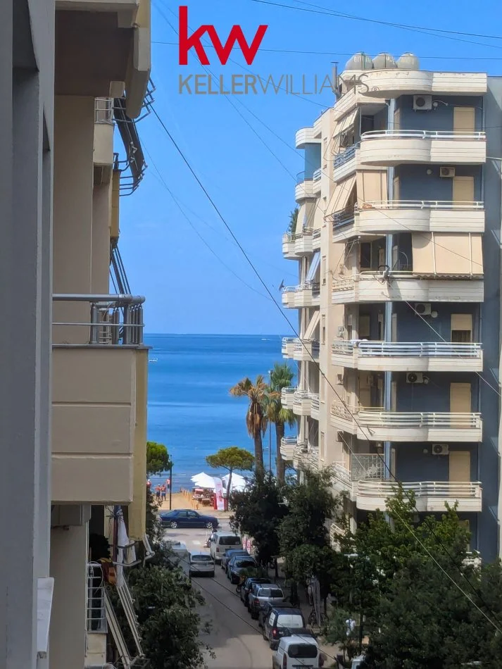 Shitet apartament 2+1 Lungomare Vlore