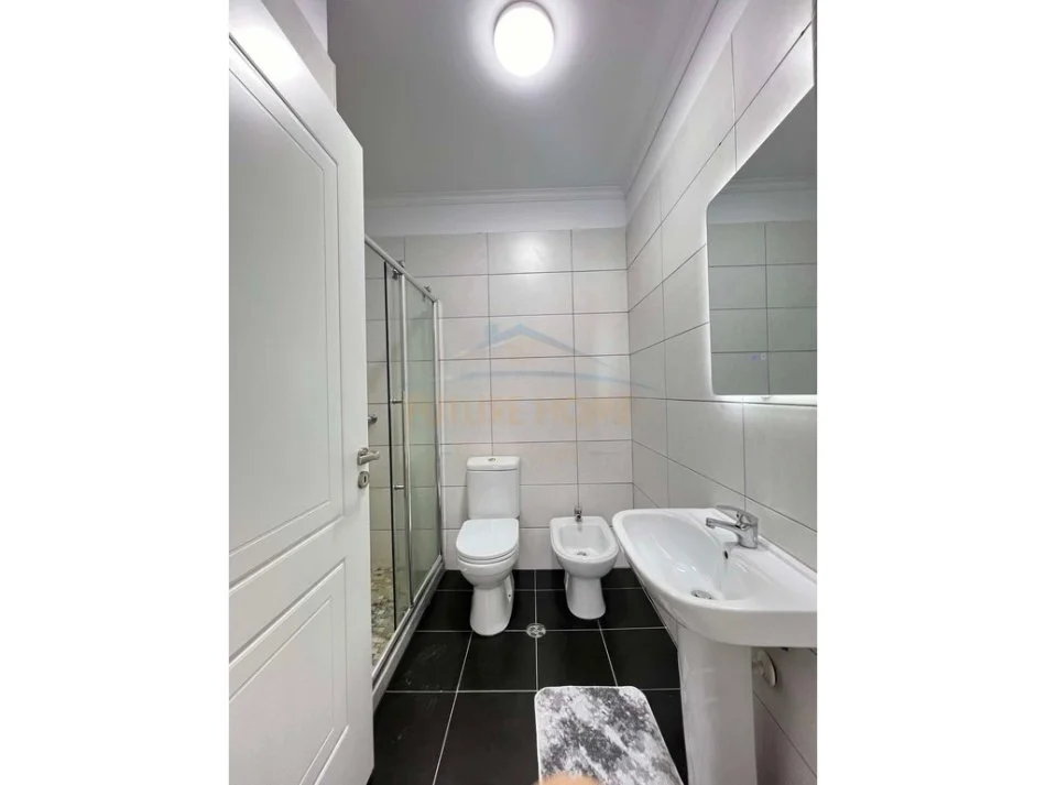 Tirane, shitet apartament 2+1+Ballkon Kati 8, 97 m² 155.000 € (Astir,Unaza e Re ,Tirane)