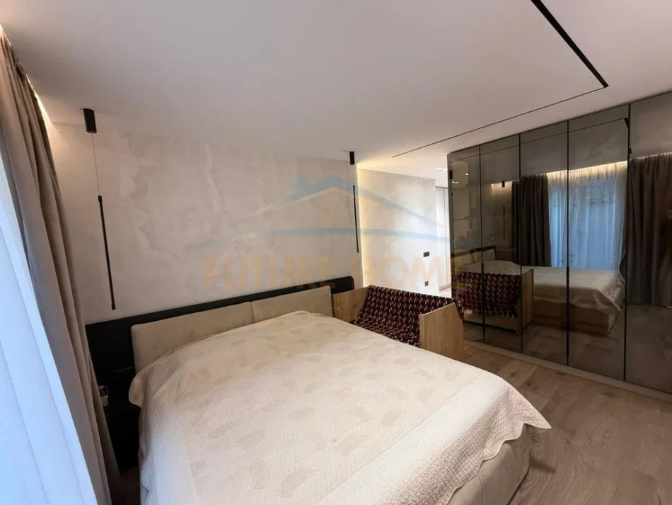 Tirane, shitet apartament 3+1 Kati 2, 165 m² 355.000 € (Kopshti Botanik)