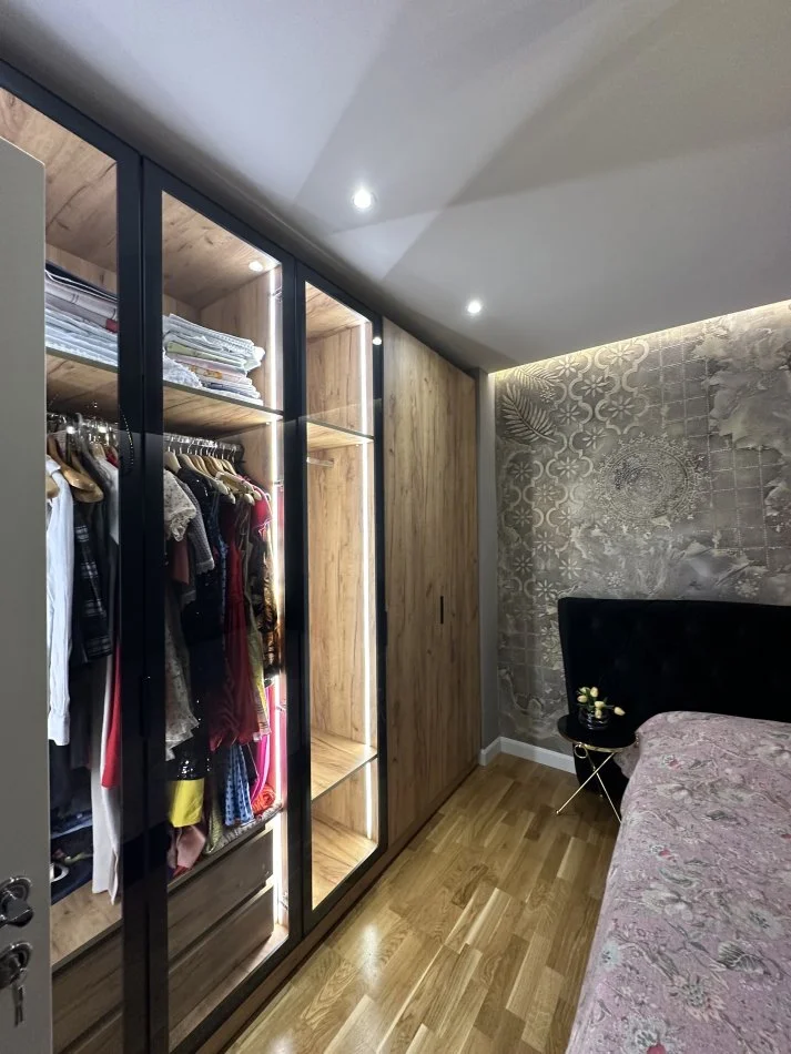 Tirane, shitet apartament 3+1 , 129 m² 390.000 € 