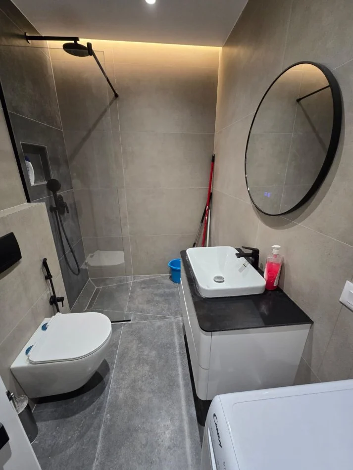 Tirane, jepet me qera apartament 2+1 , 80 m² 800 € 