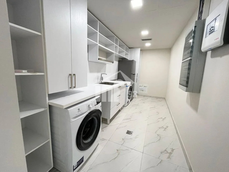 Tirane, jepet me qera ambjent biznesi Kati 0, 258 m² 4.080 € (RRUGA “ELBASANIT”, PRANË PARKUT TË LIQENIT)