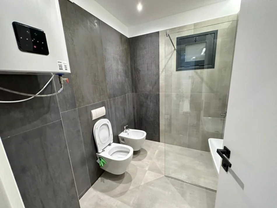 Tirane, shitet apartament 2+1+Ballkon Kati 6, 90 m² (Rruga e Kosovareve)