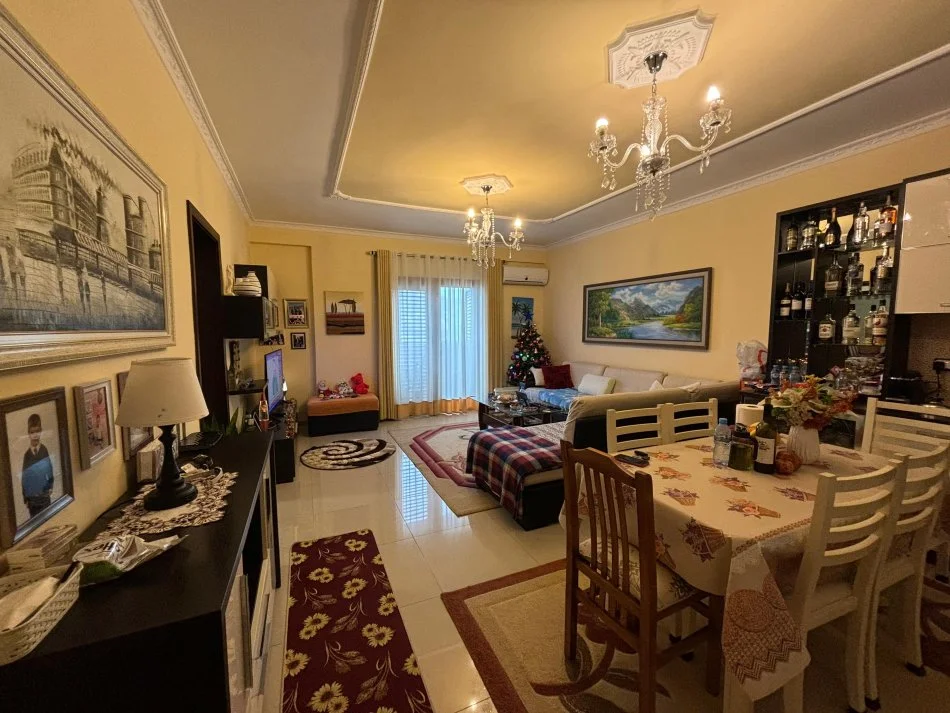 Vlore, shitet apartament 3+1 Kati 7, 138 m² 15.000.000 € (rruga e re)