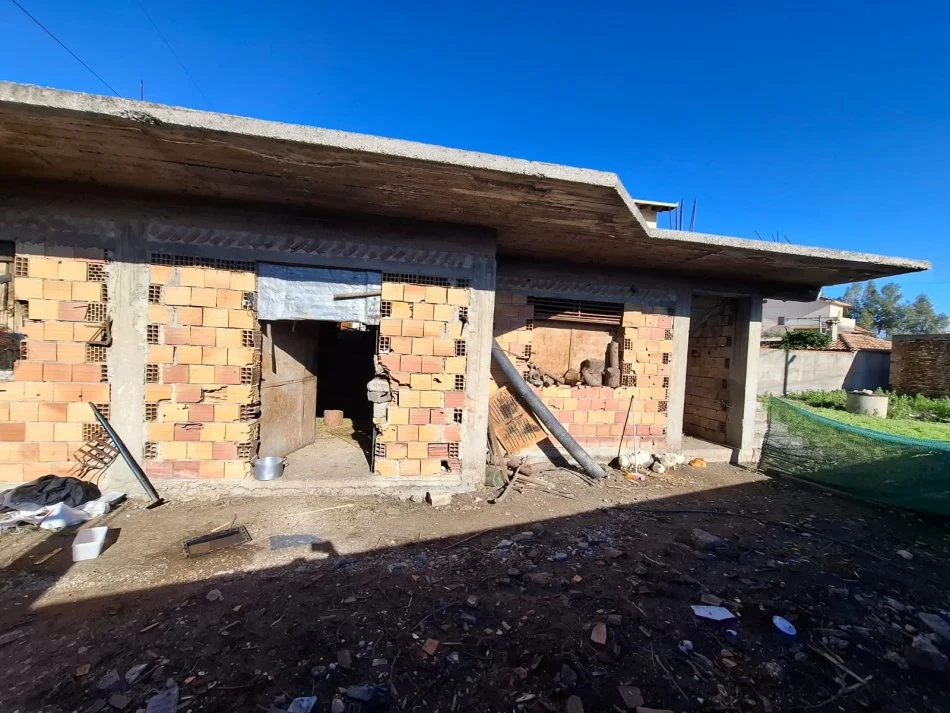 Vlore, shitet shtepi 2+1 Kati 0, 285 m² 85.000 € (Rruga Osman Haxhiu, Cole, Vlorë)