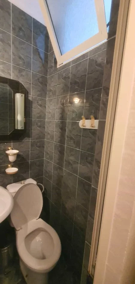 Tirane, jepet me qera Vile 2+1 Kati 3, 100 m² 520 € (Rruga Ali demi)