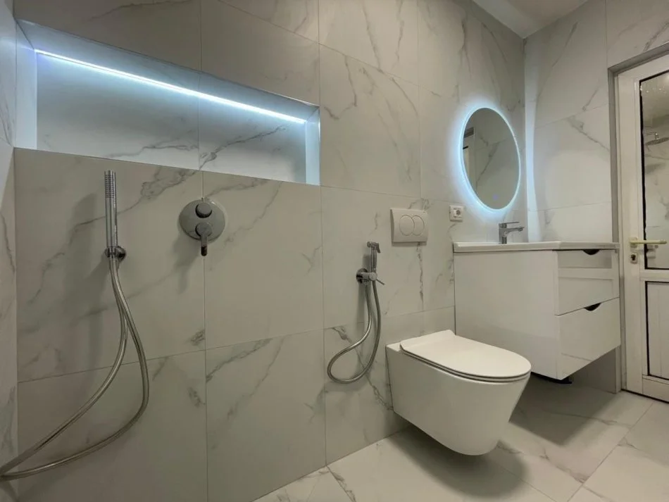 Tirane, jepet me qera apartament 2+1 Kati 5, 60 m² 520 € (Rruga Asim Vokshi)