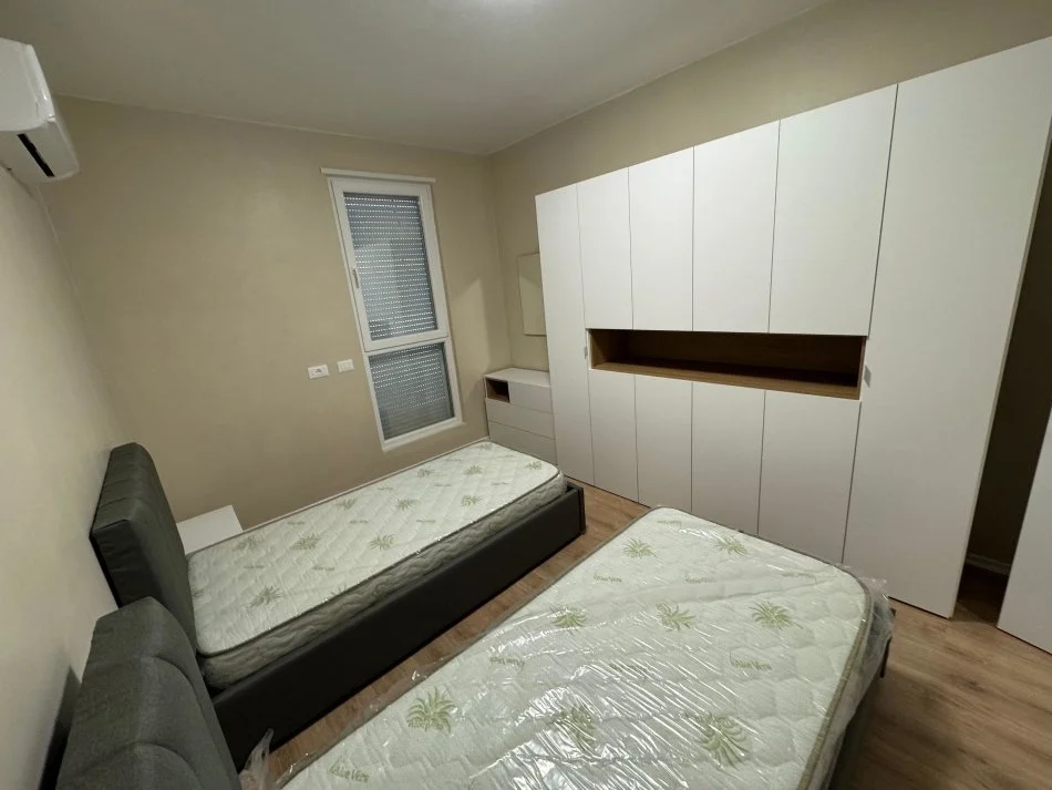 Tirane, jepet me qera apartament 2+1 Kati 5, 85 m² 620 € (Rruga Gryka e Kacanikut)