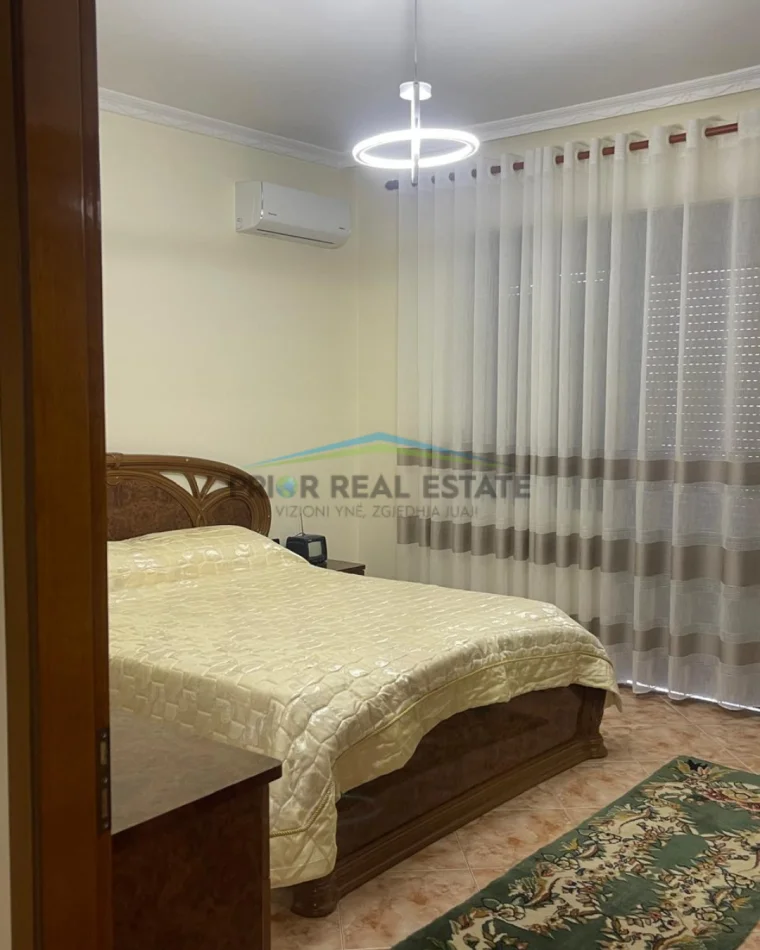 Fier, shitet Vile 2 Kateshe+Papafingo  250.000 € Fier (Jakov Xoxa)