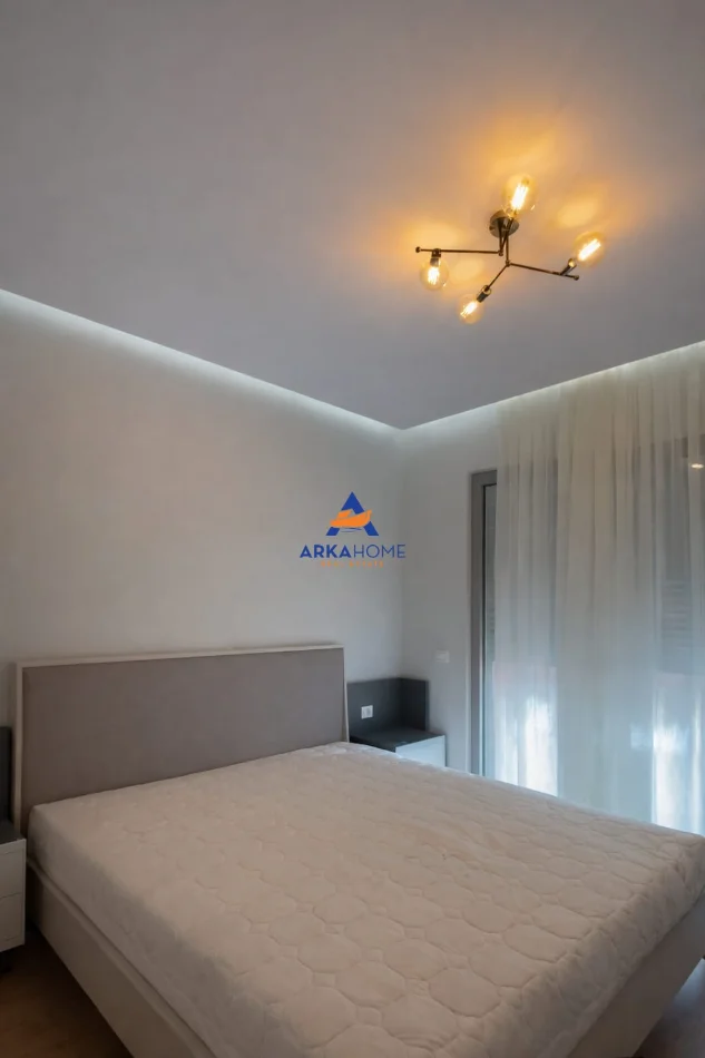 Tirane, jepet me qera apartament 1+1+Ballkon Kati 2, 80 m² 800 € 