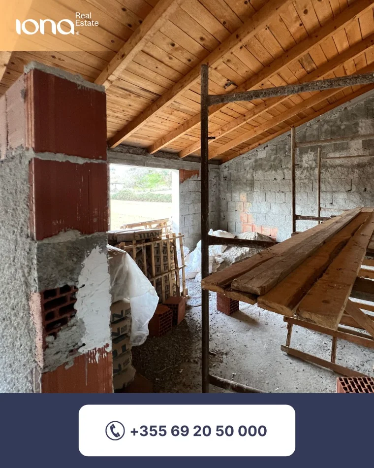 Golem, shitet Vile , 1.000 m² 140.000 € (në qendër të Golemit)