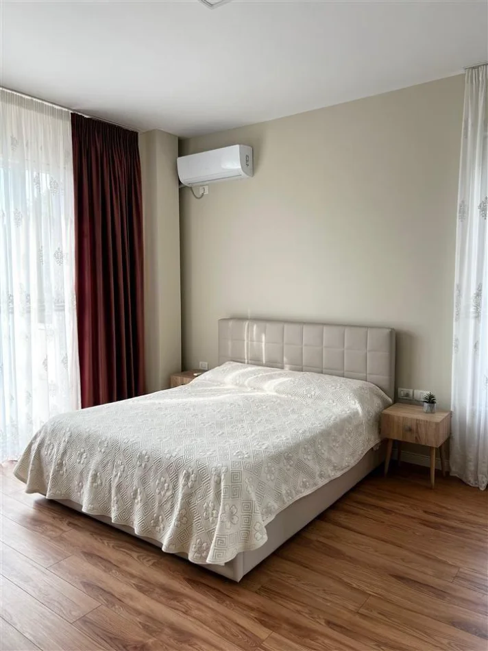 Tirane, jepet me qera Vile 3 Katshe Kati 3, 318 m² 1.600 € (LIQENI I PRUSHIT)